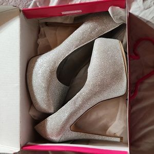 Dream pairs Swan-30 sliver glitter